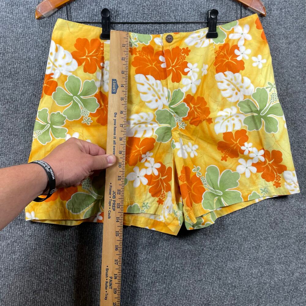 Hilo Hattie Shirt & shorts - Picture 10 of 10